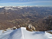 56 e qui arriva la ferrata del Monte Ocone con bella vista sulla Valle Imagna e le Prealpi Orobie